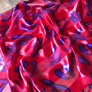 Red hat society shawl